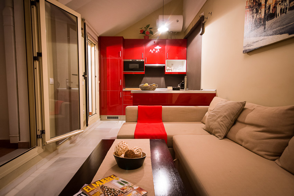 Gestión de apartamentos turísticos en Plaza de la Constitución.